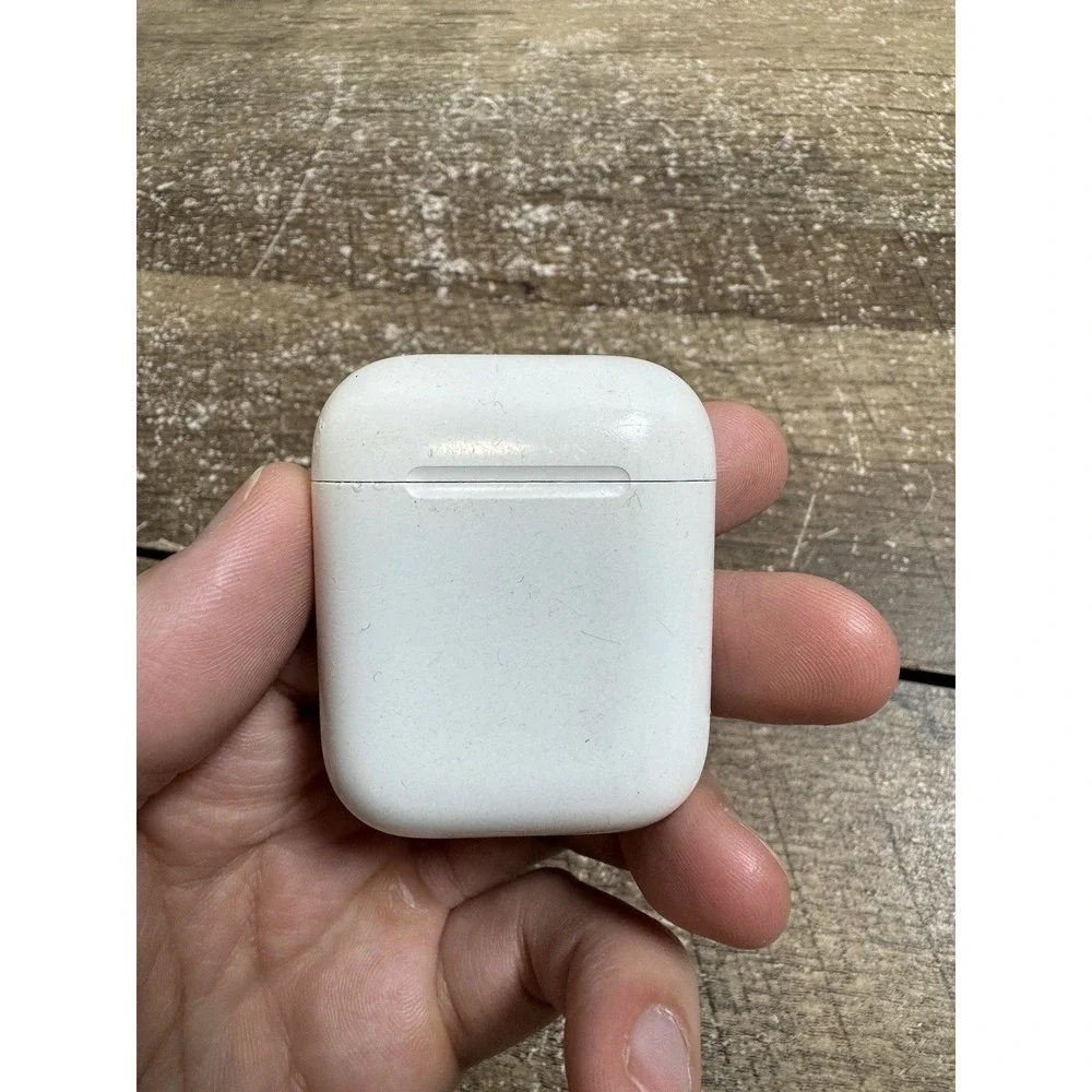 Apple AirPods 2nd Gen Bluetooth Headphones with Charging Case White